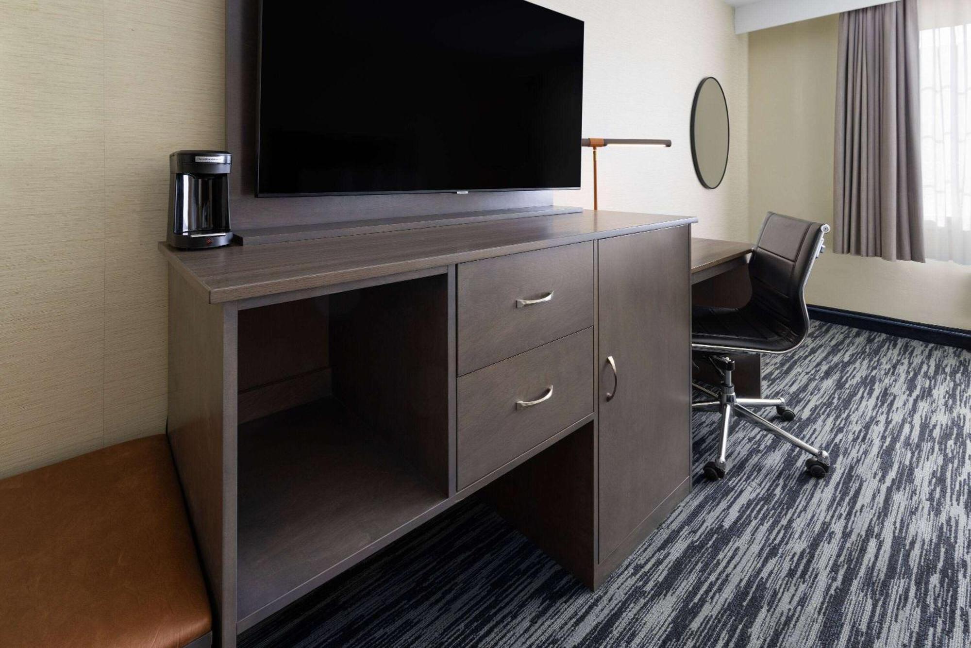 Penn Harris Hotel Harrisburg, Trademark By Wyndham ภายนอก รูปภาพ
