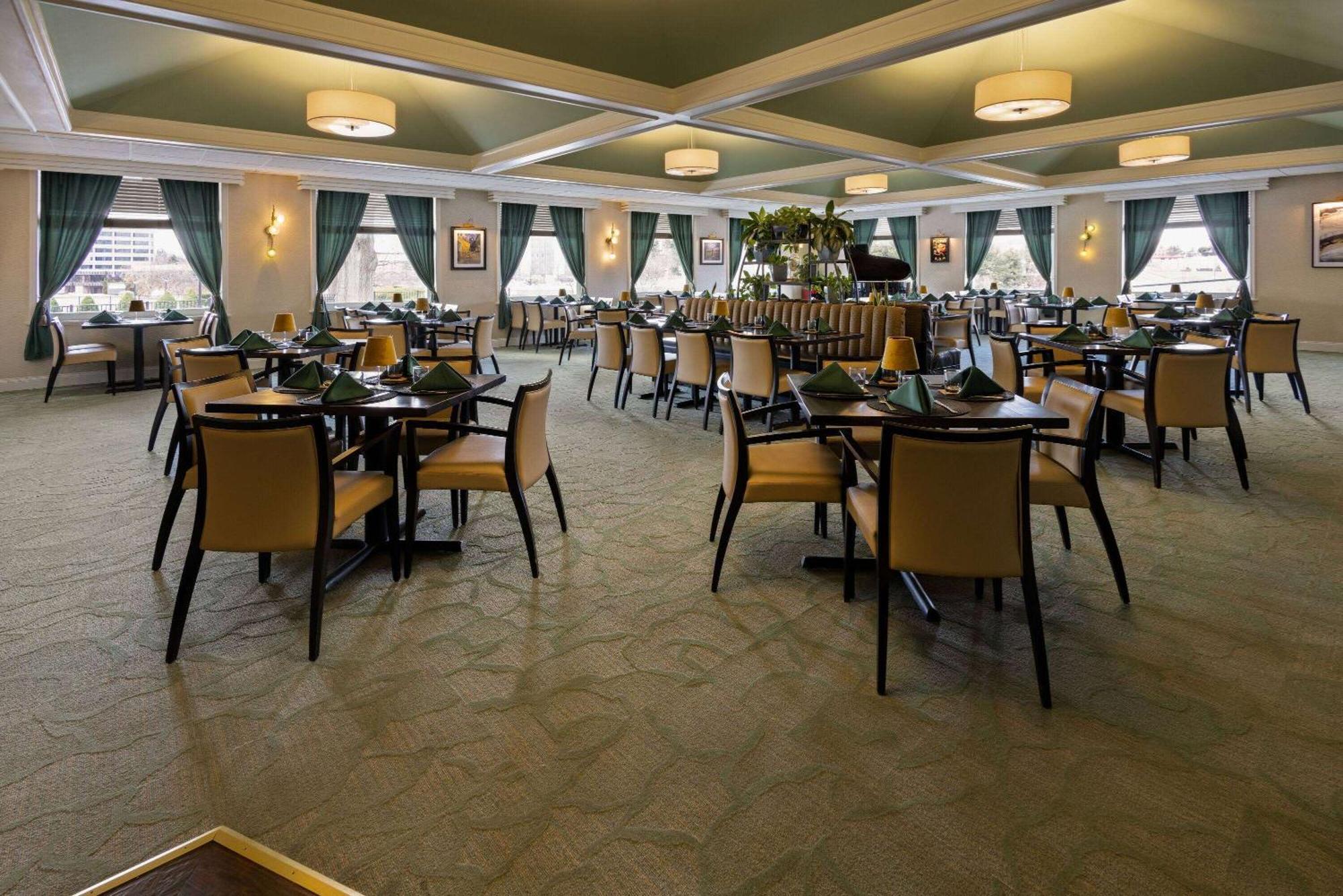 Penn Harris Hotel Harrisburg, Trademark By Wyndham ภายนอก รูปภาพ