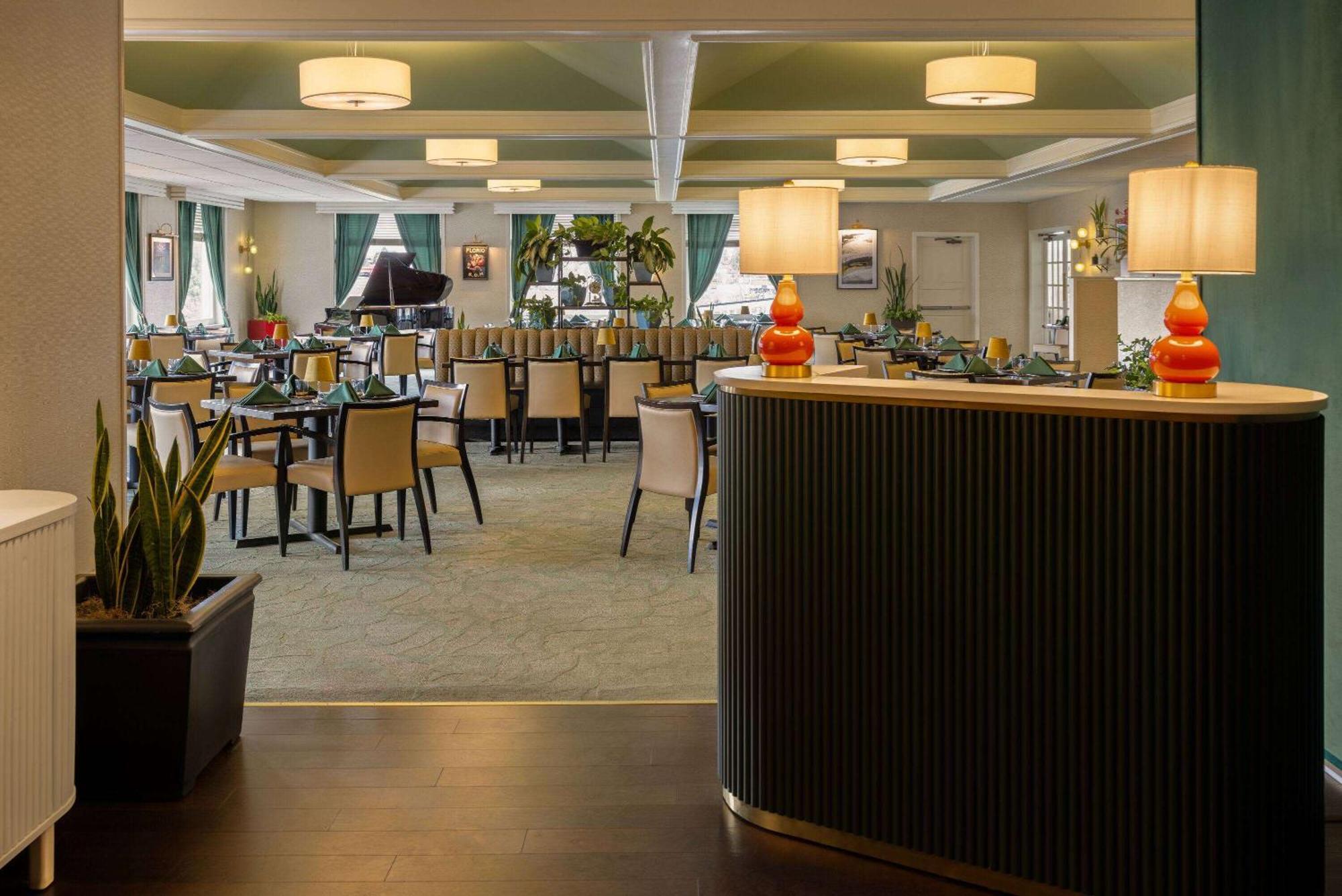 Penn Harris Hotel Harrisburg, Trademark By Wyndham ภายนอก รูปภาพ