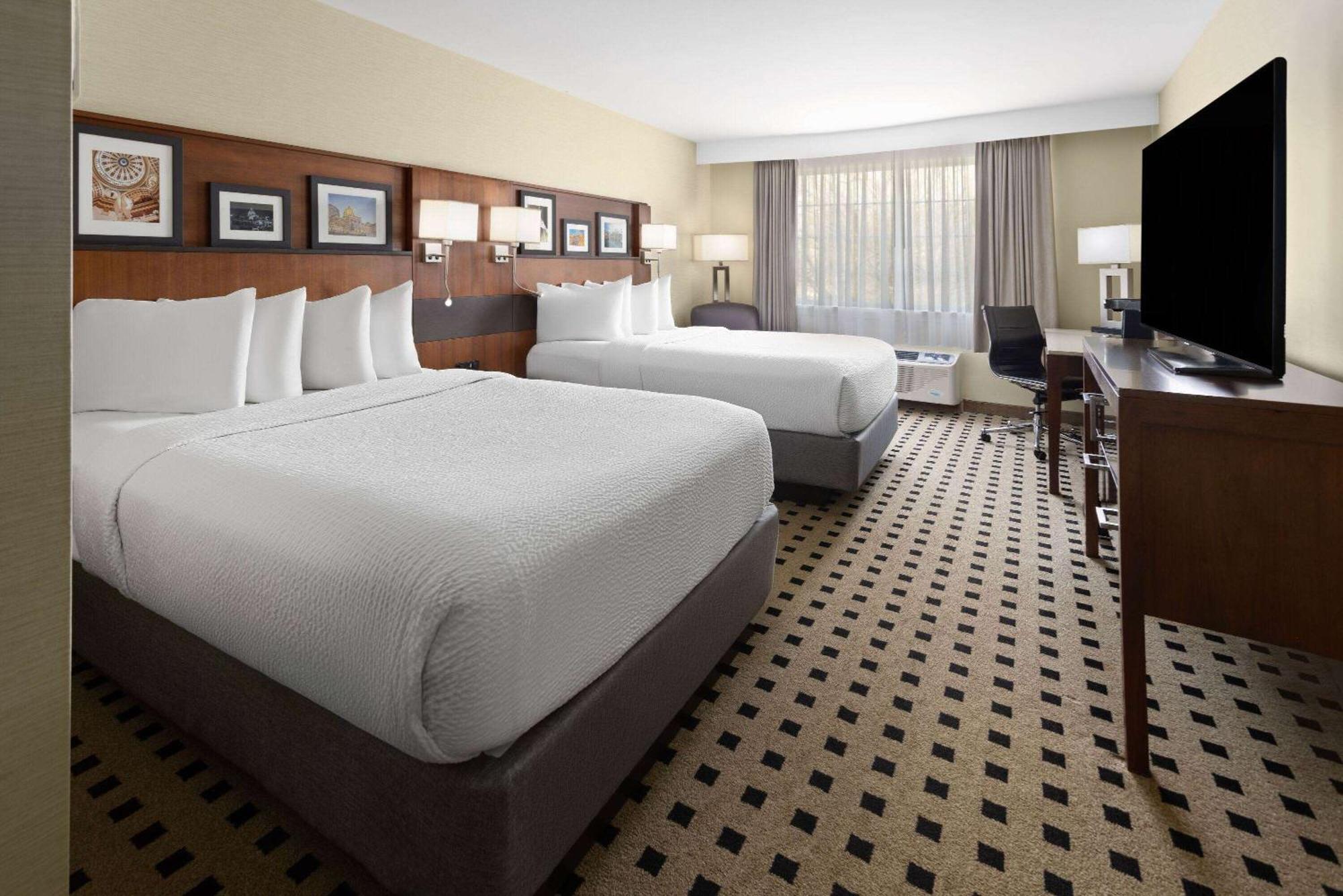 Penn Harris Hotel Harrisburg, Trademark By Wyndham ภายนอก รูปภาพ