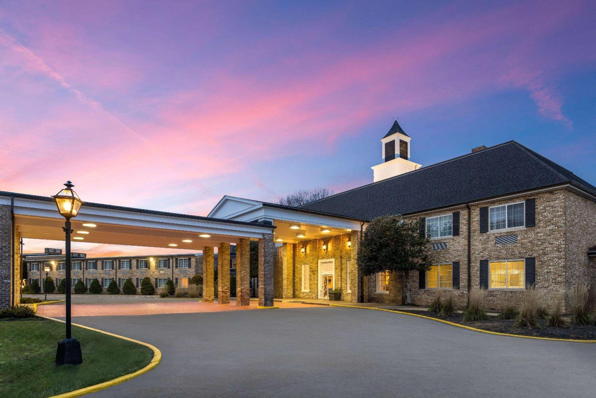 Penn Harris Hotel Harrisburg, Trademark By Wyndham ภายนอก รูปภาพ