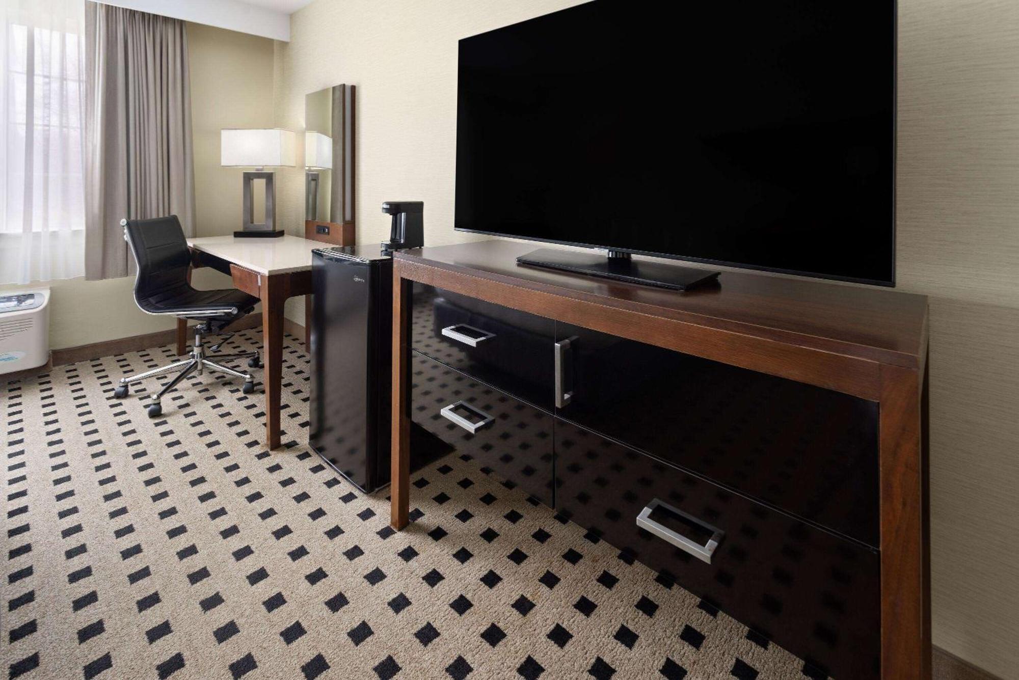 Penn Harris Hotel Harrisburg, Trademark By Wyndham ภายนอก รูปภาพ